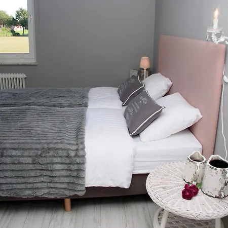Fuer 10 Personen In Ostfriesland Mit Kino, Bar, Sauna Und Whirlpool * Backemoor